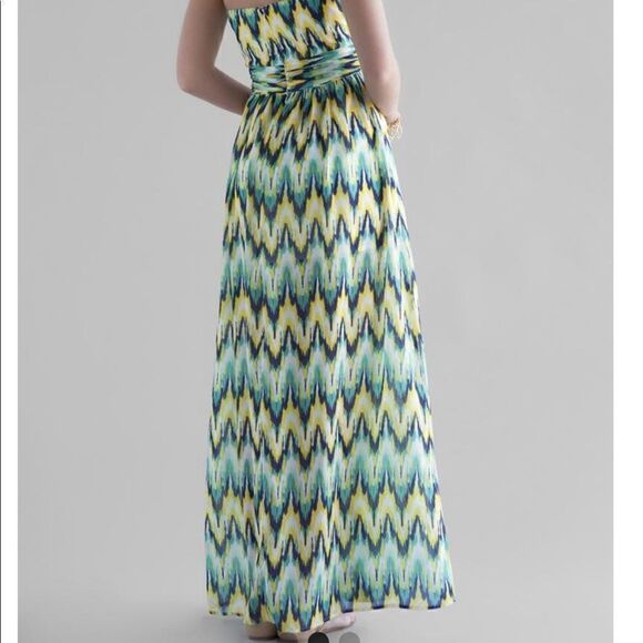 FRANCESCA’S Strapless Maxi Dress 💚 - Picture 2 of 7